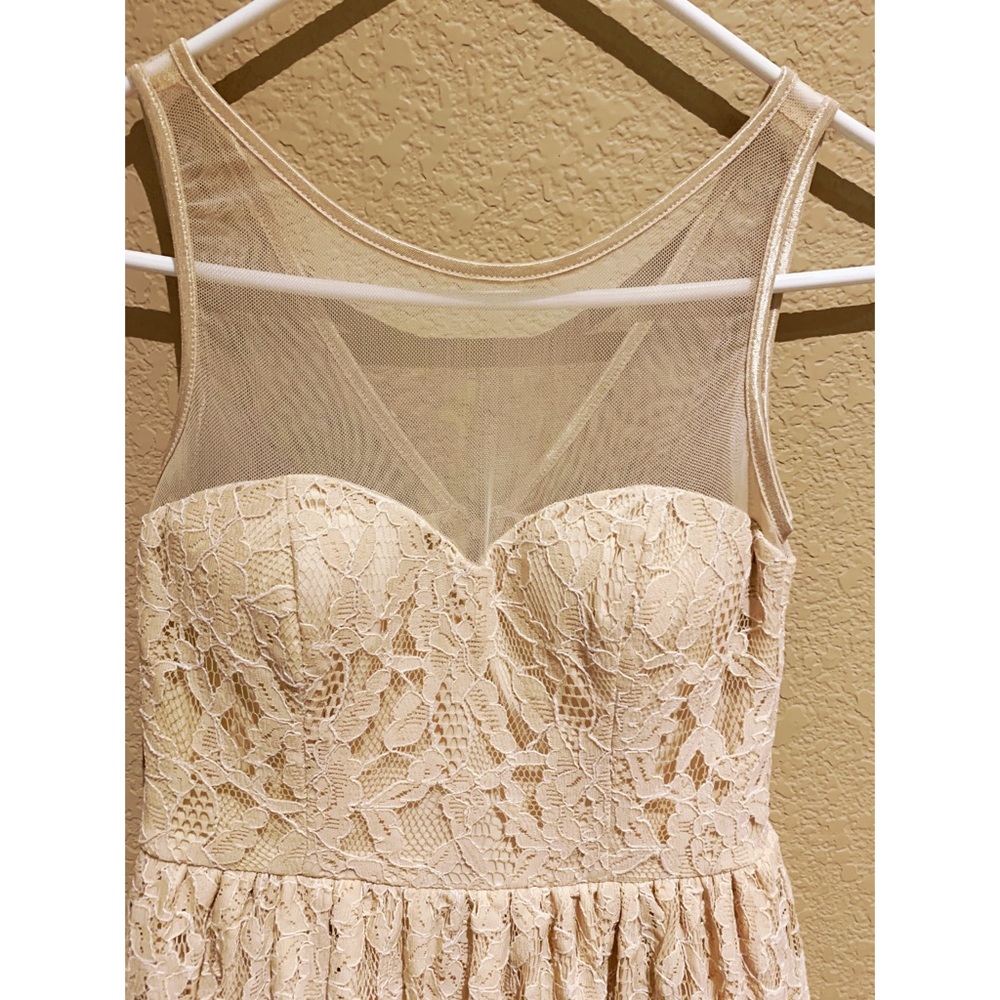 Semi formal lace dress - Picture 3 of 5